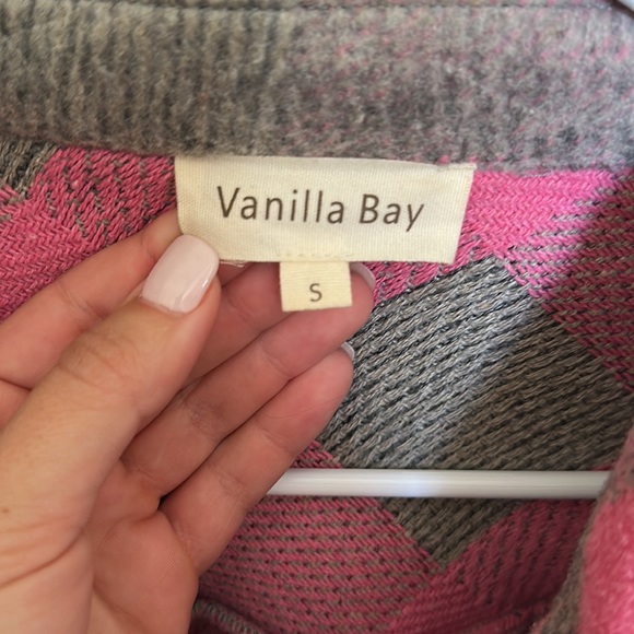 Shacket - Picture 4 of 10